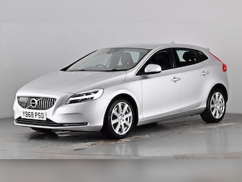 Used Volvo V40 2018 for sale - 77981161: Photo
