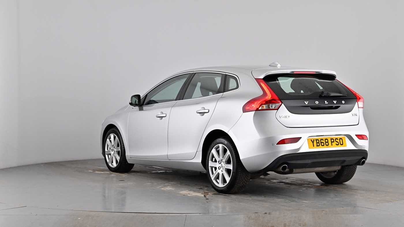 Used Volvo V40 2018 for sale - 77981161: Photo 60