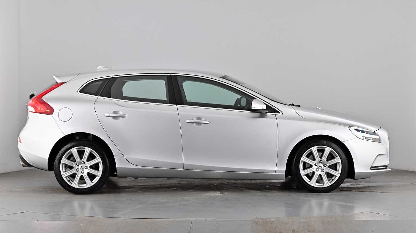 Used Volvo V40 2018 for sale - 77981161: Photo 72