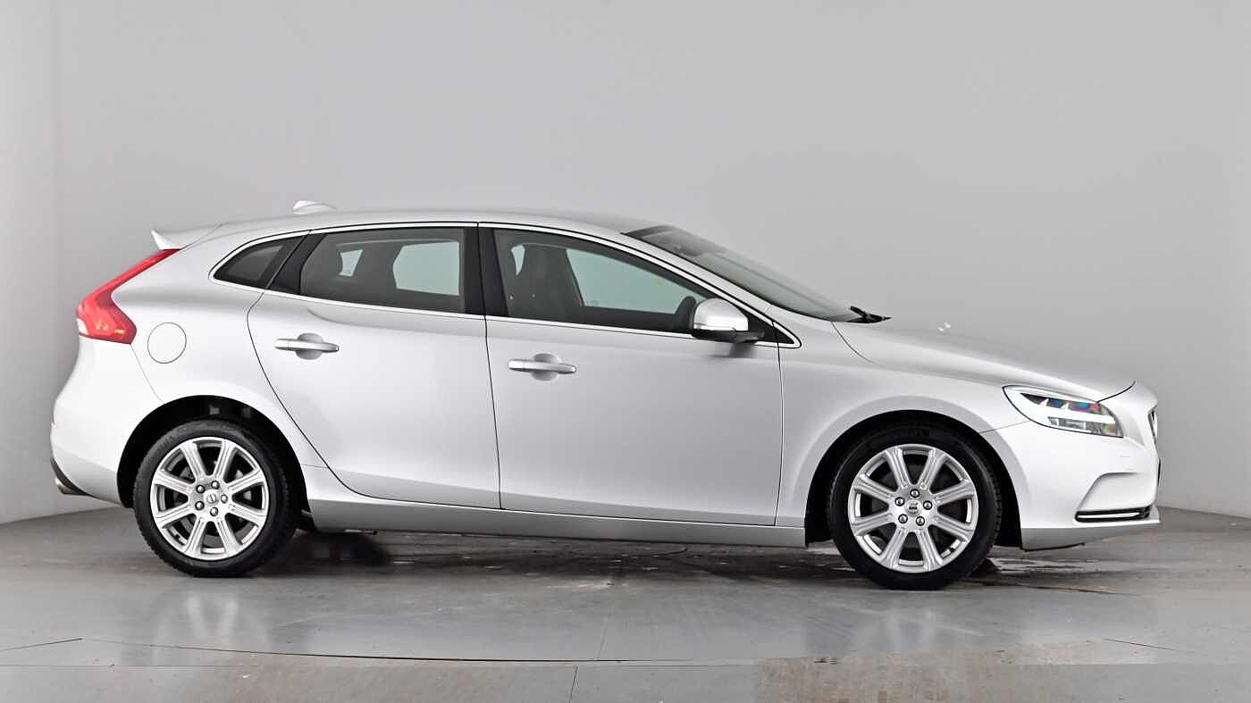 Used Volvo V40 2018 for sale - 77981161: Photo 73