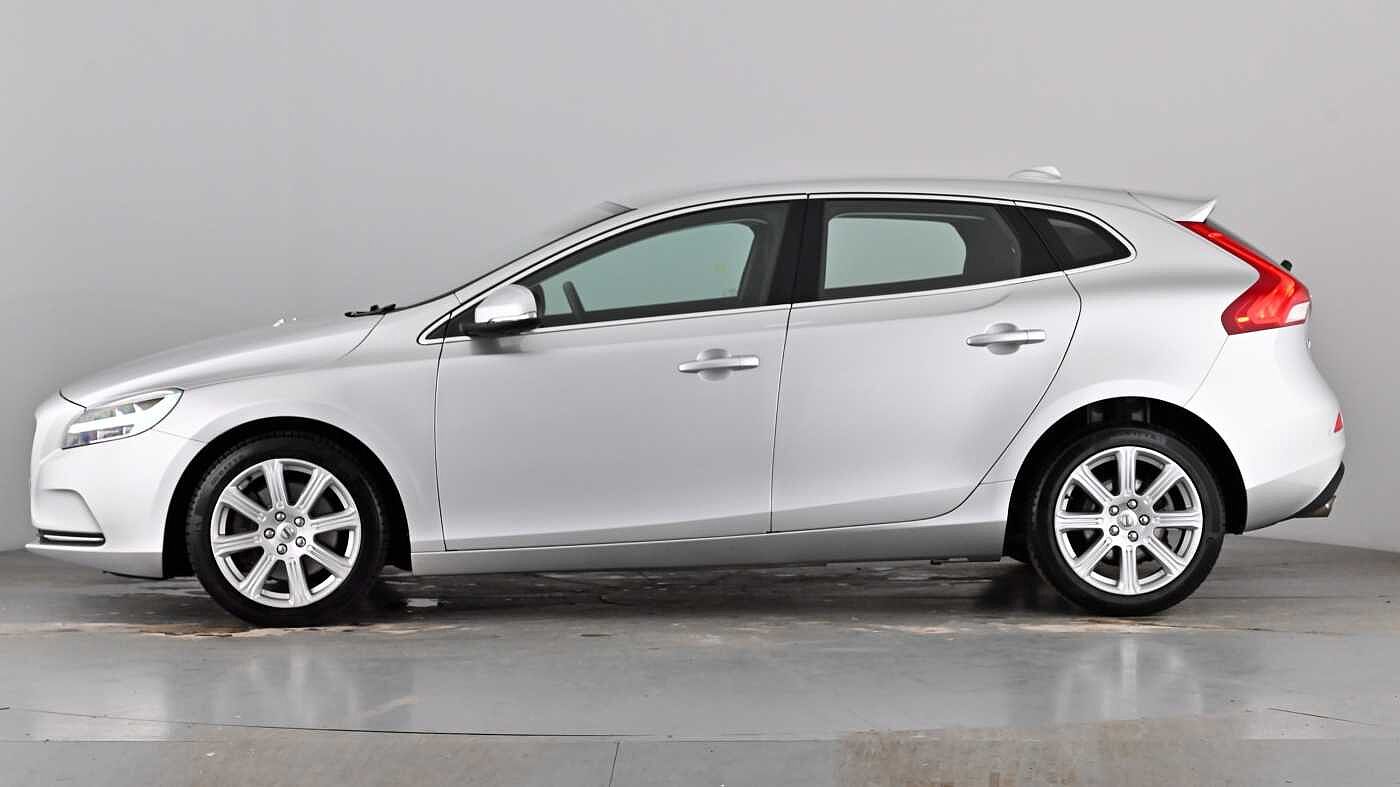 Used Volvo V40 2018 for sale - 77981161: Photo 8