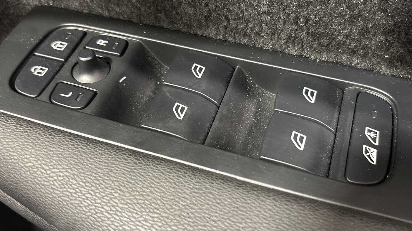 Used Volvo XC40 2025 for sale - 76652361: Photo 23