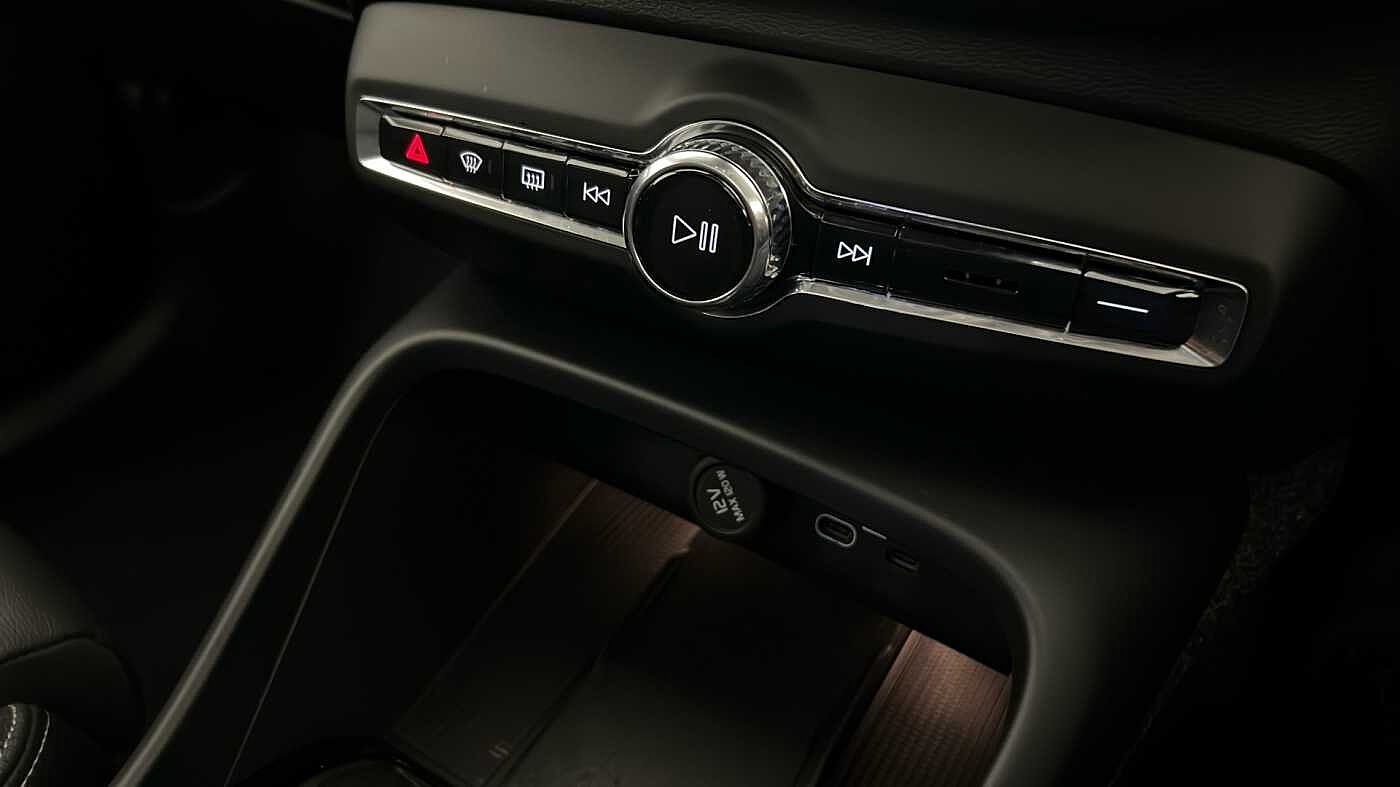 Used Volvo XC40 2025 for sale - 76652361: Photo 45