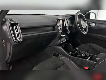 Used Volvo XC40 2022 for sale - 76494056: Photo