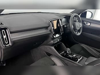 Used Volvo XC40 2021 for sale - 79640557: Photo