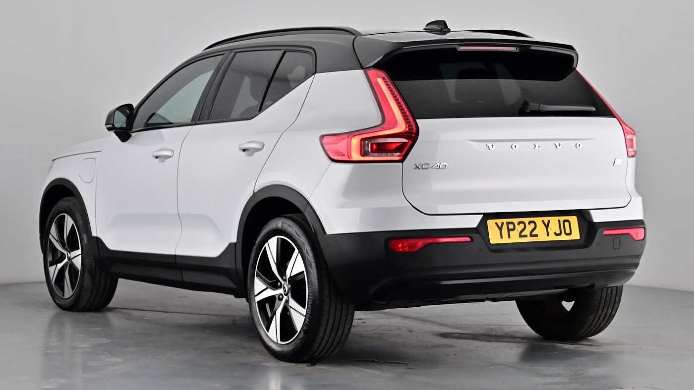 Used Volvo XC40 2022 for sale - 76933122: Photo 2