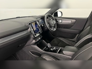 Used Volvo XC40 2022 for sale - 76933122: Photo