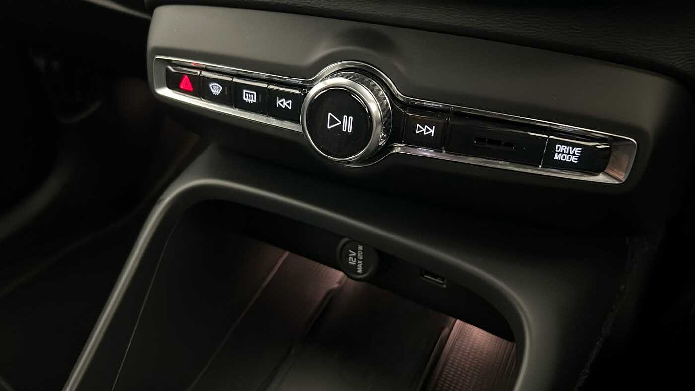 Used Volvo XC40 2022 for sale - 76933122: Photo 43