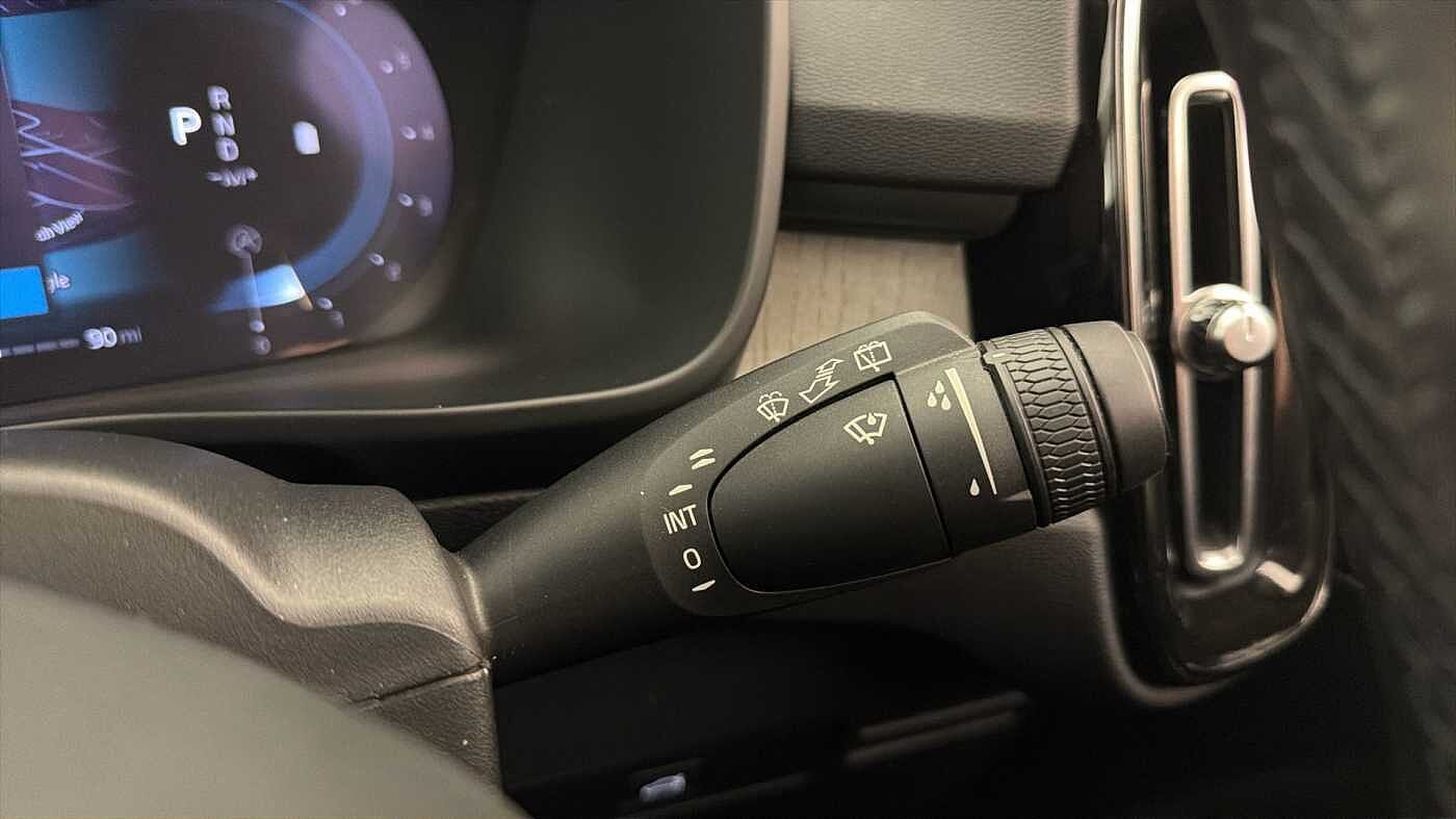 Used Volvo XC40 2023 for sale - 77461831: Photo 37