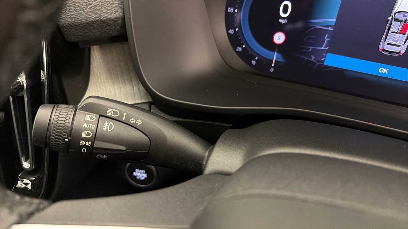 Used Volvo XC40 2023 for sale - 77461831: Photo 38