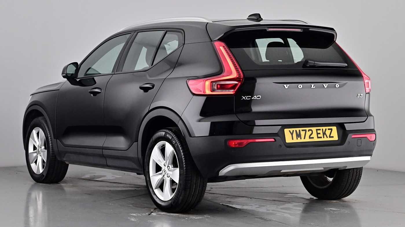 Used Volvo XC40 2022 for sale - 76640209: Photo 2