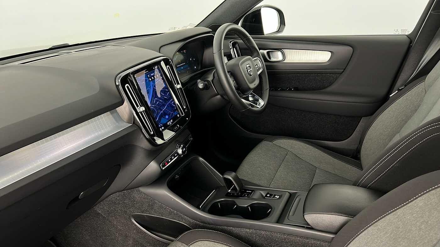 Used Volvo XC40 2022 for sale - 76640209: Photo 3