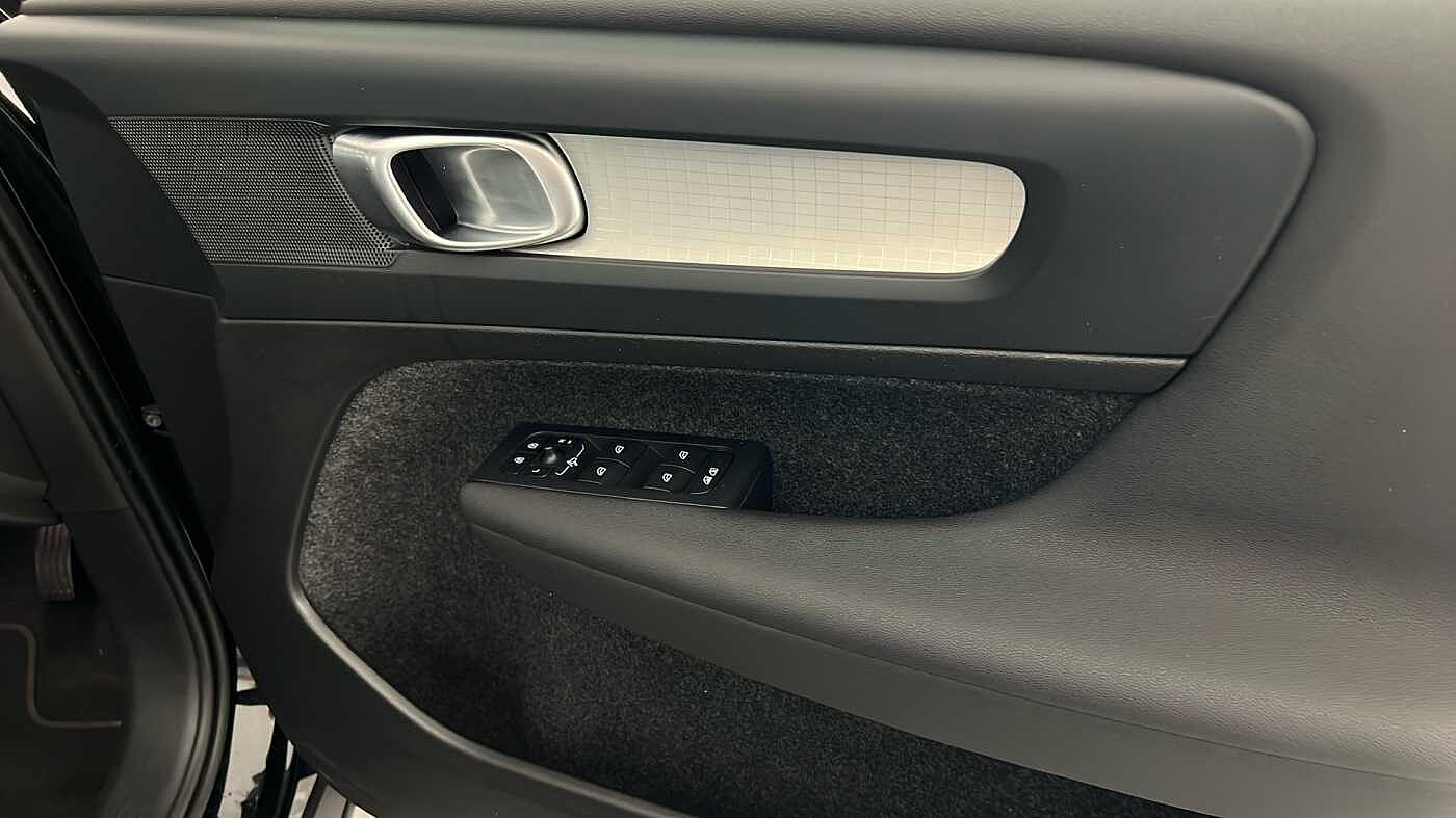 Used Volvo XC40 2022 for sale - 76640209: Photo 32