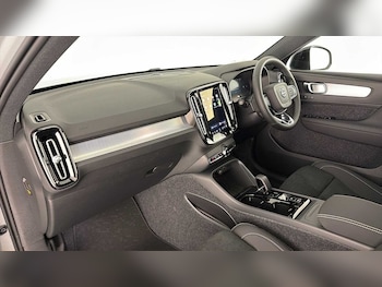 Used Volvo XC40 2026 for sale - 79392656: Photo