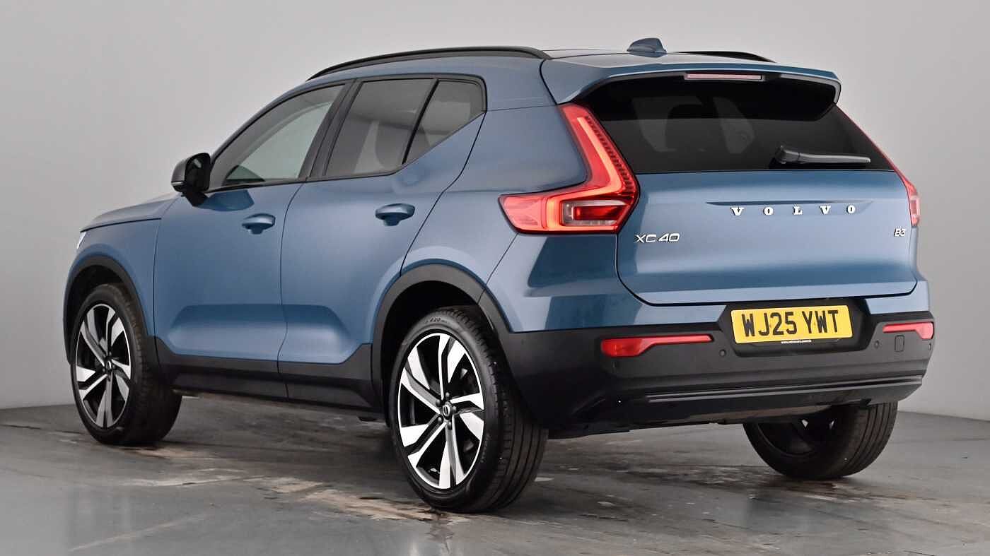 Used Volvo XC40 2025 for sale - 78133527: Photo 2