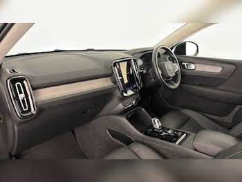 Used Volvo XC40 2025 for sale - 78133527: Photo