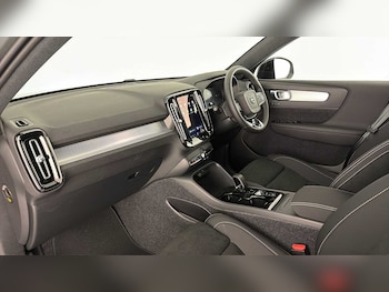 Used Volvo XC40 2026 for sale - 79446003: Photo