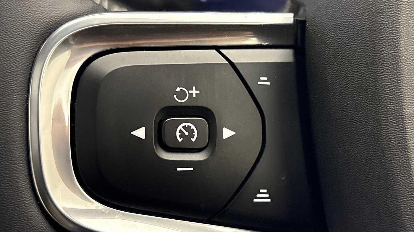 Used Volvo XC40 2025 for sale - 77504293: Photo 13