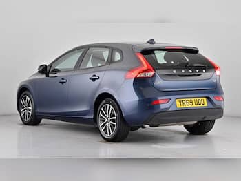 Used Volvo V40 2019 for sale - 79734847: Photo