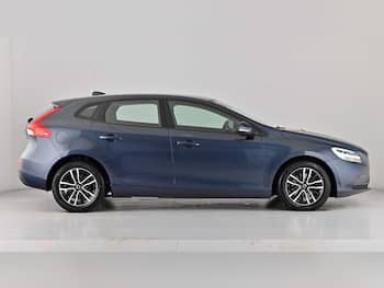 Used Volvo V40 2019 for sale - 79734847: Photo