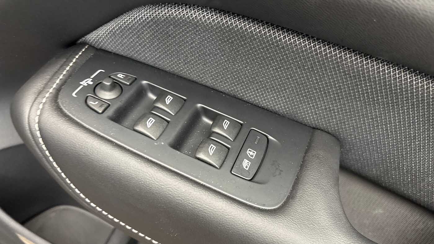 Used Volvo XC60 2025 for sale - 76098012: Photo 25