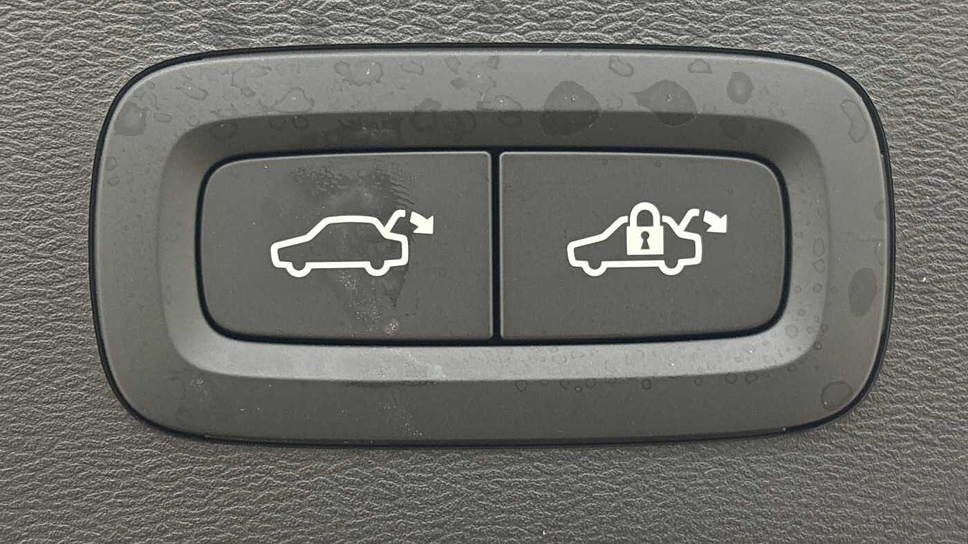 Used Volvo XC40 2025 for sale - 76796384: Photo 16