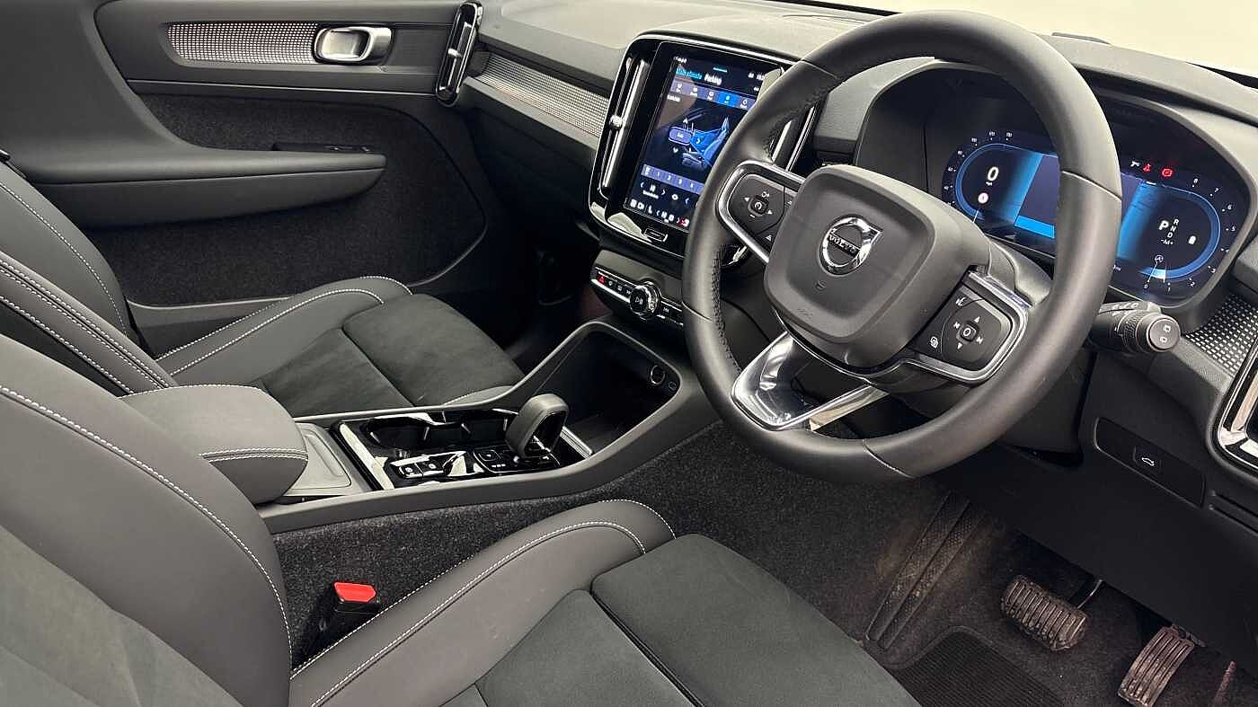 Used Volvo XC40 2025 for sale - 76796384: Photo 3