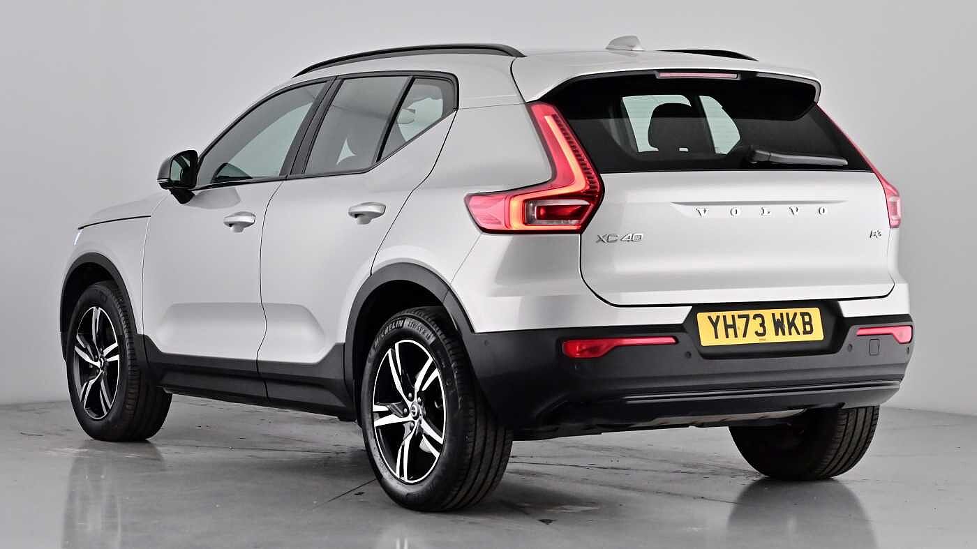 Used Volvo XC40 2023 for sale - 76104260: Photo 2