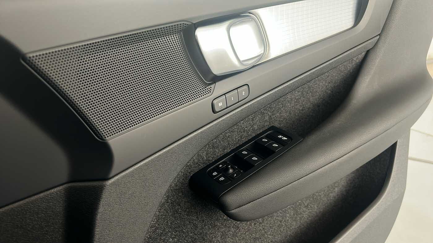 Used Volvo XC40 2023 for sale - 76104260: Photo 33