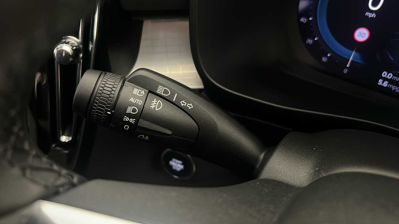 Used Volvo XC40 2023 for sale - 76104260: Photo 35