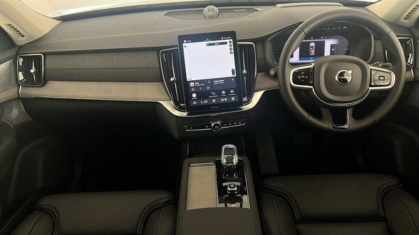 Used Volvo XC90 2025 for sale - 76302337: Photo 3