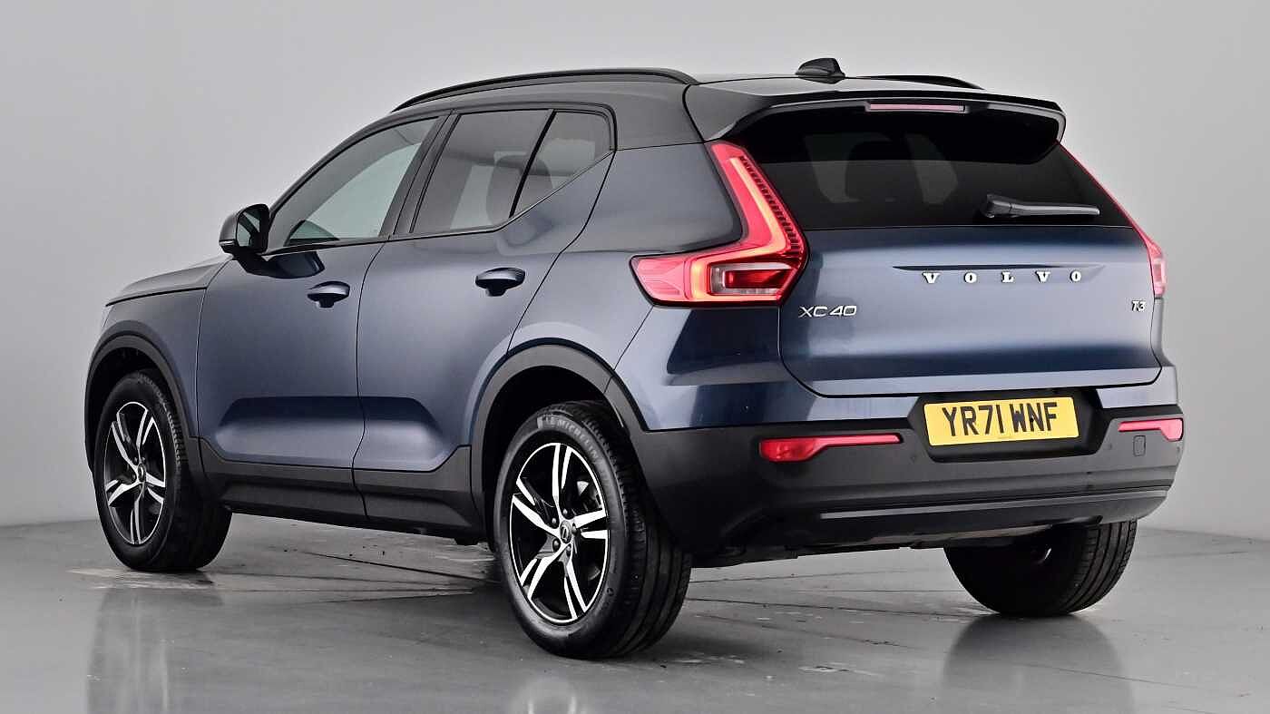 Used Volvo XC40 2021 for sale - 76172357: Photo 2