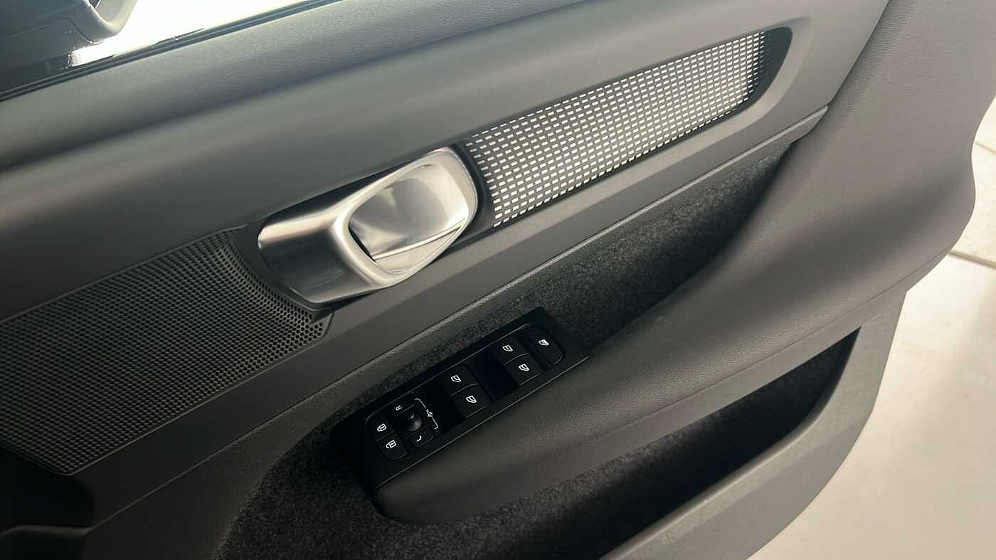 Used Volvo XC40 2021 for sale - 76172357: Photo 32