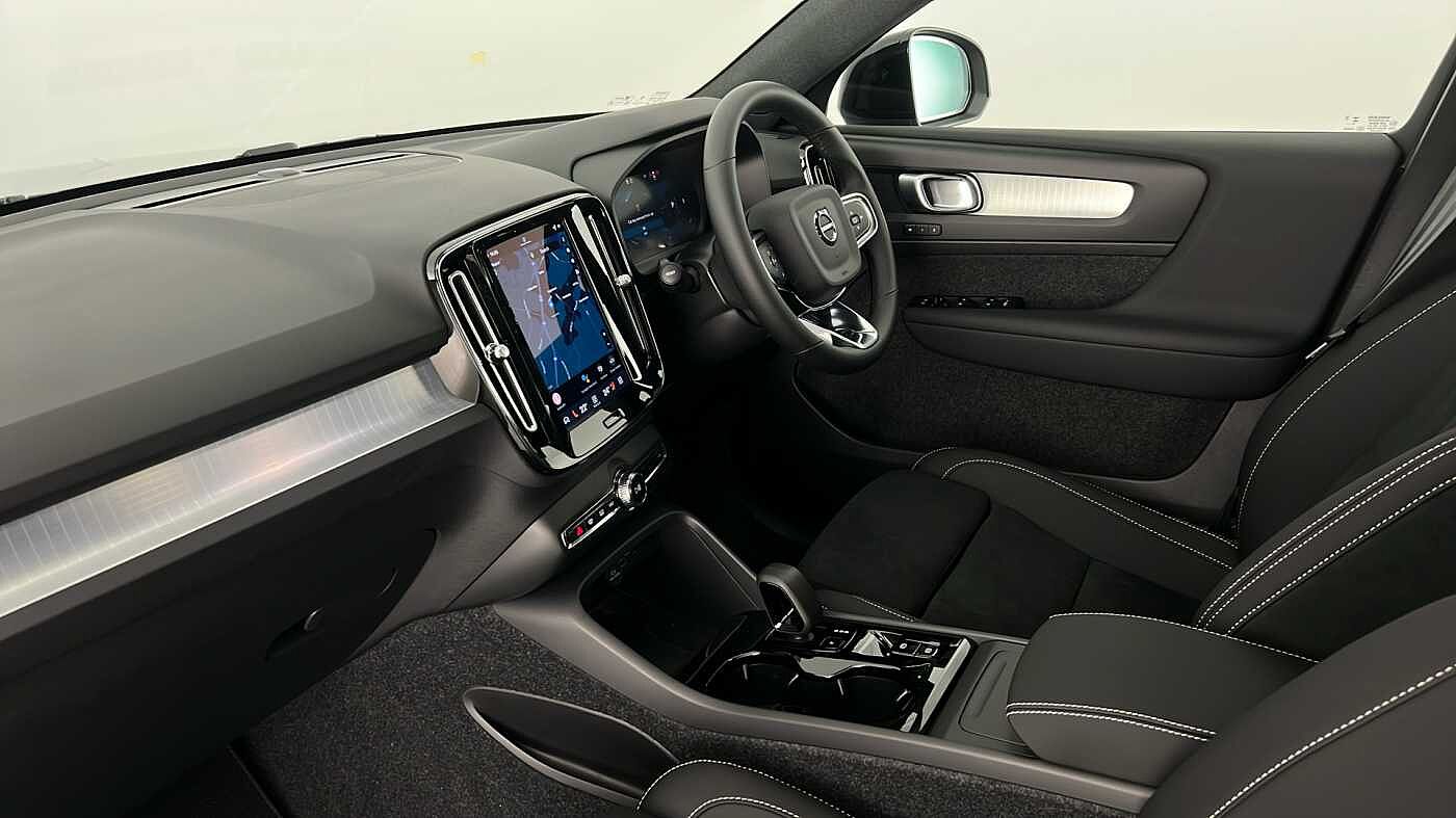 Used Volvo XC40 2025 for sale - 76780329: Photo 10