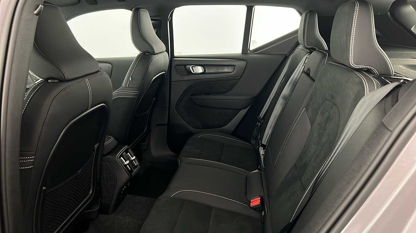 Used Volvo XC40 2025 for sale - 76780329: Photo 13