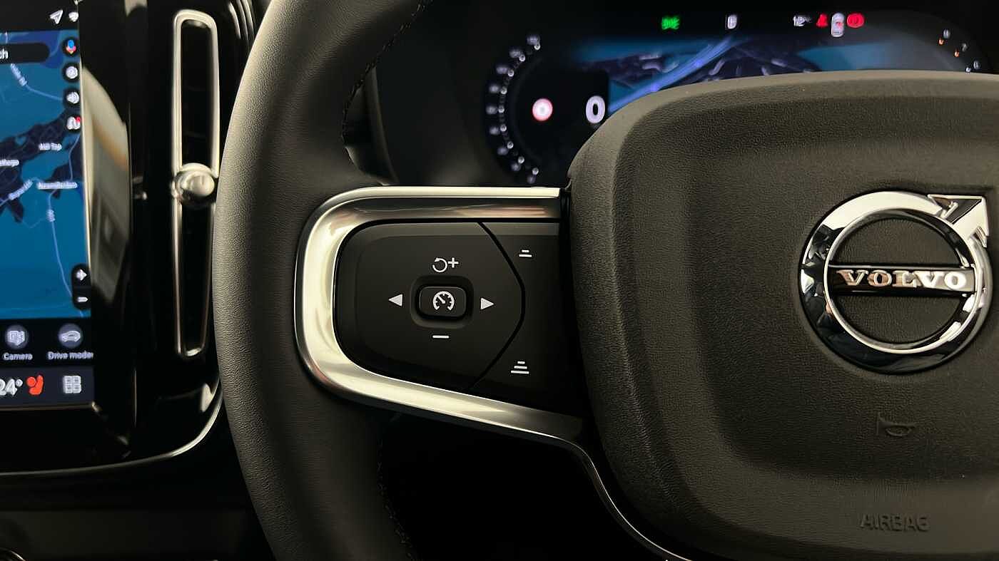 Used Volvo XC40 2025 for sale - 76780329: Photo 19