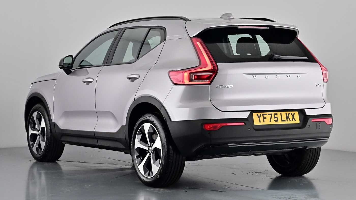 Used Volvo XC40 2025 for sale - 76780329: Photo 2
