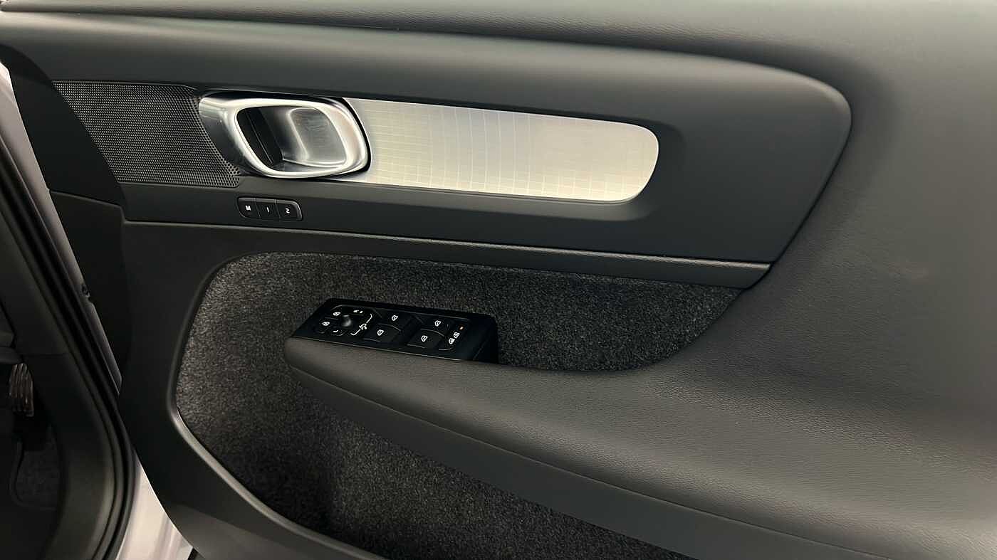 Used Volvo XC40 2025 for sale - 76780329: Photo 33