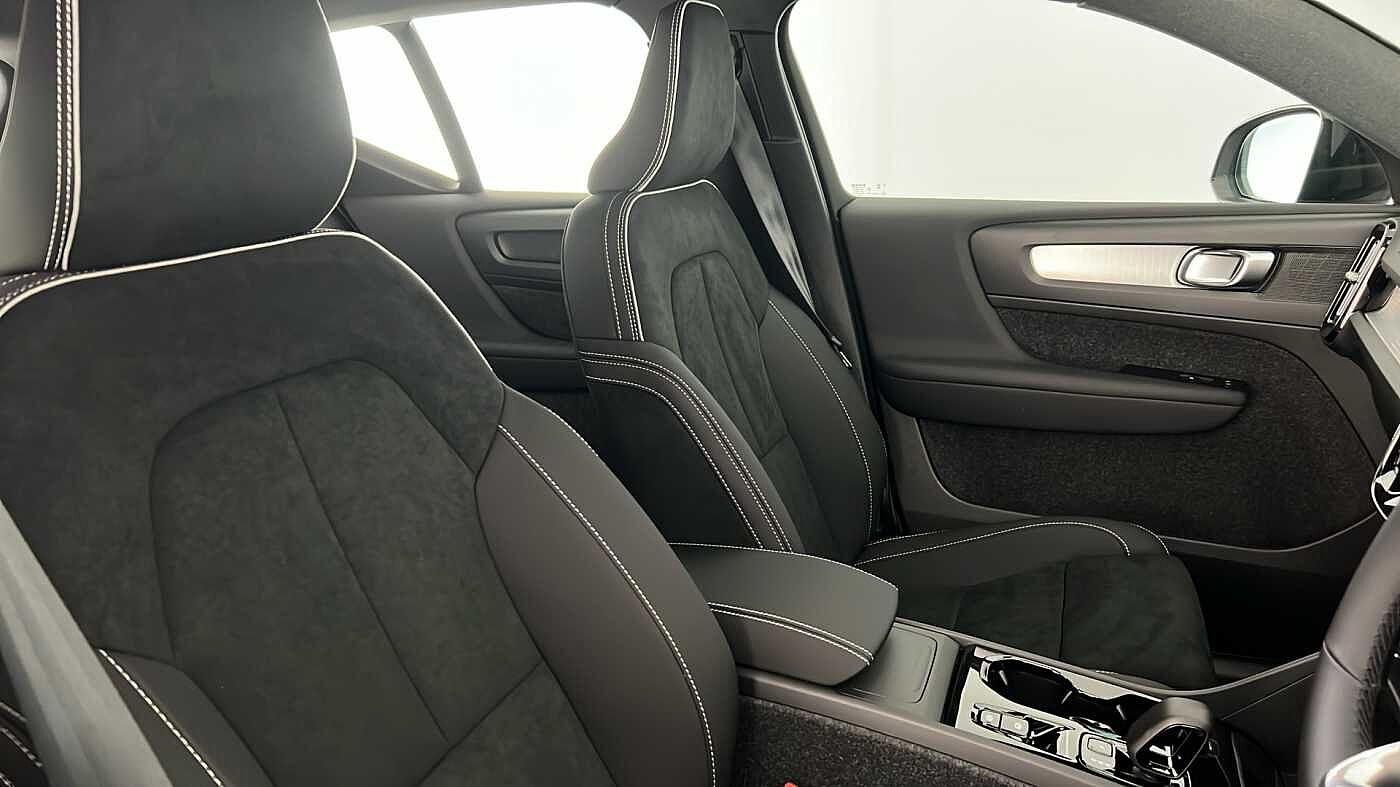 Used Volvo XC40 2025 for sale - 76780329: Photo 35