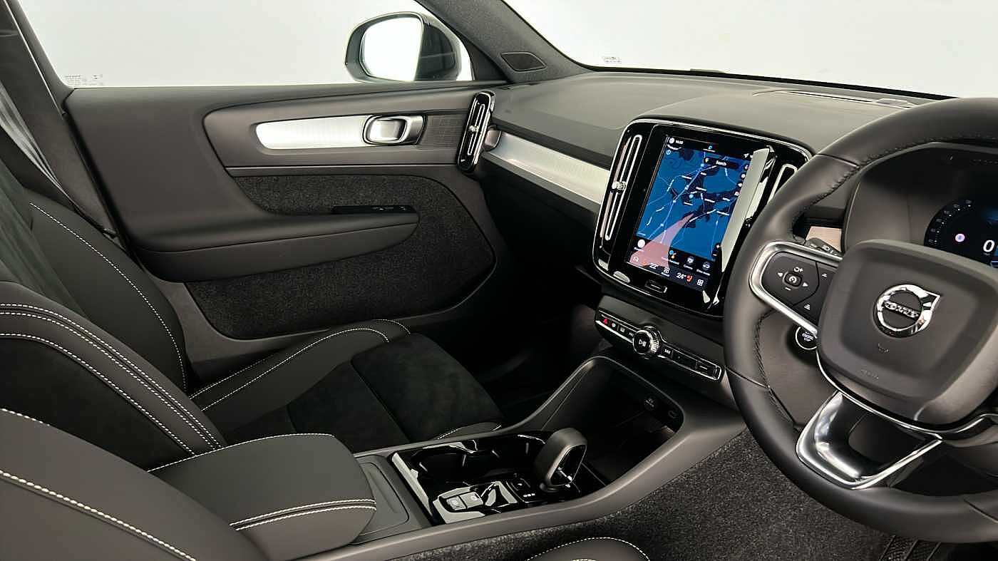 Used Volvo XC40 2025 for sale - 76780329: Photo 36