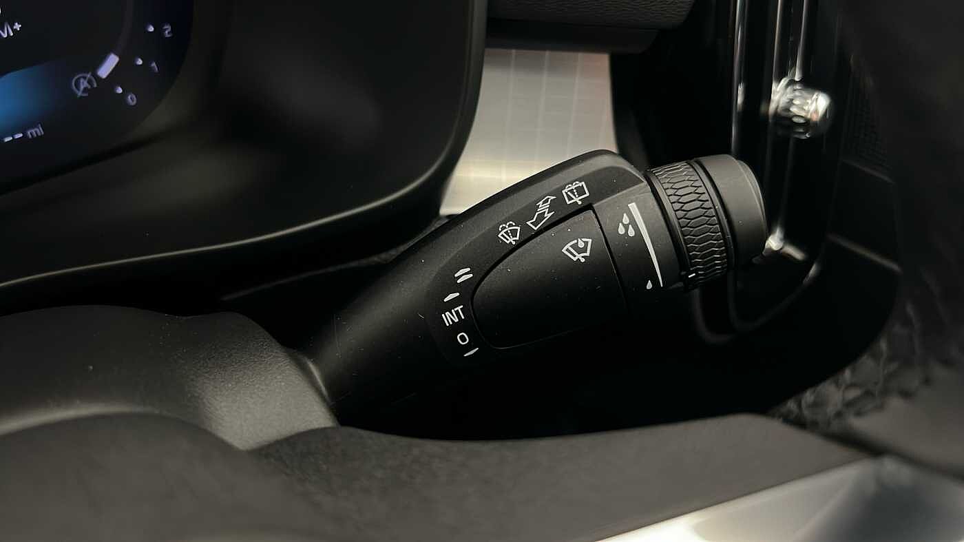 Used Volvo XC40 2025 for sale - 76780329: Photo 38