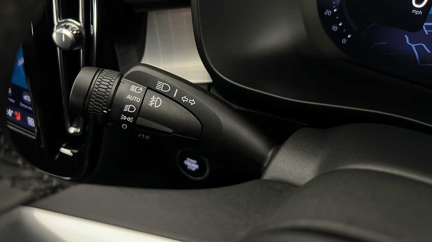 Used Volvo XC40 2025 for sale - 76780329: Photo 39