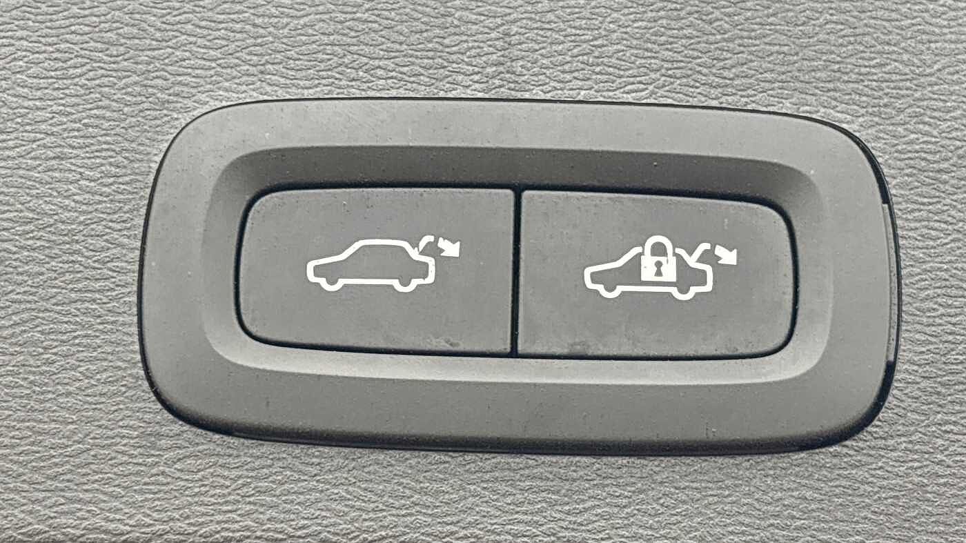 Used Volvo XC40 2025 for sale - 76507565: Photo 17