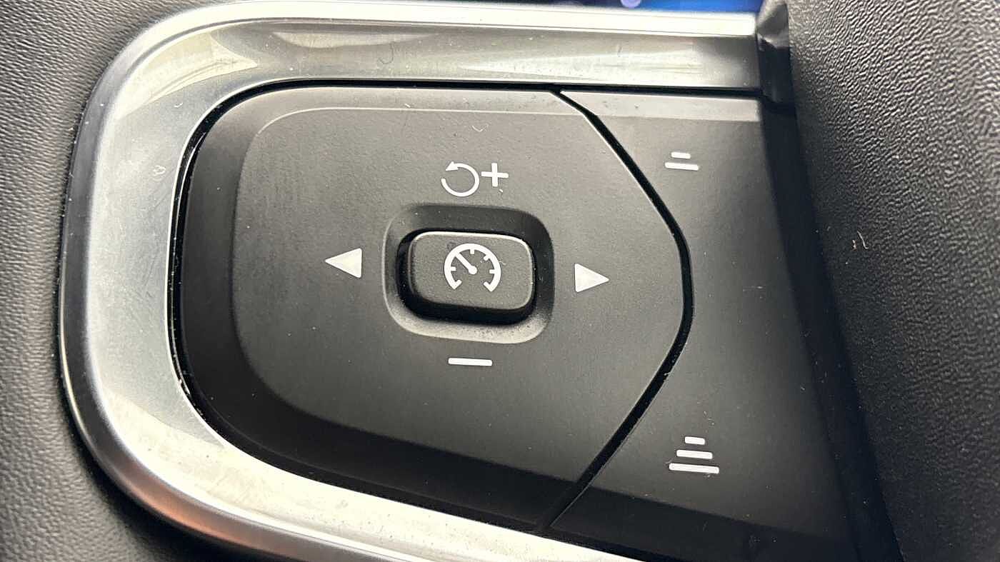 Used Volvo XC40 2025 for sale - 76507565: Photo 29