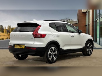 Used Volvo XC40 2025 for sale - 76507565: Photo