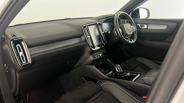 Used Volvo XC40 2018 for sale - 76208727: Photo 3