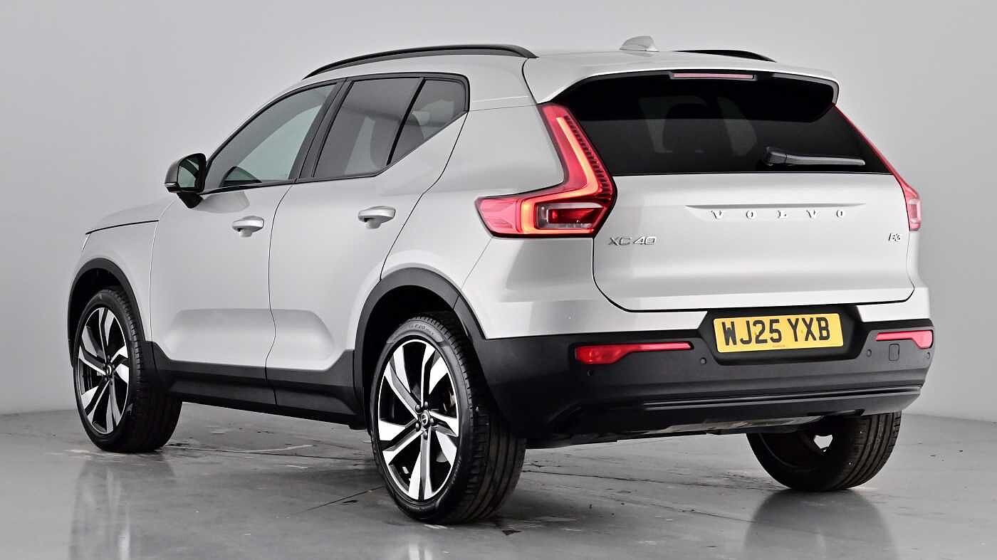 Used Volvo XC40 2025 for sale - 76097995: Photo 2