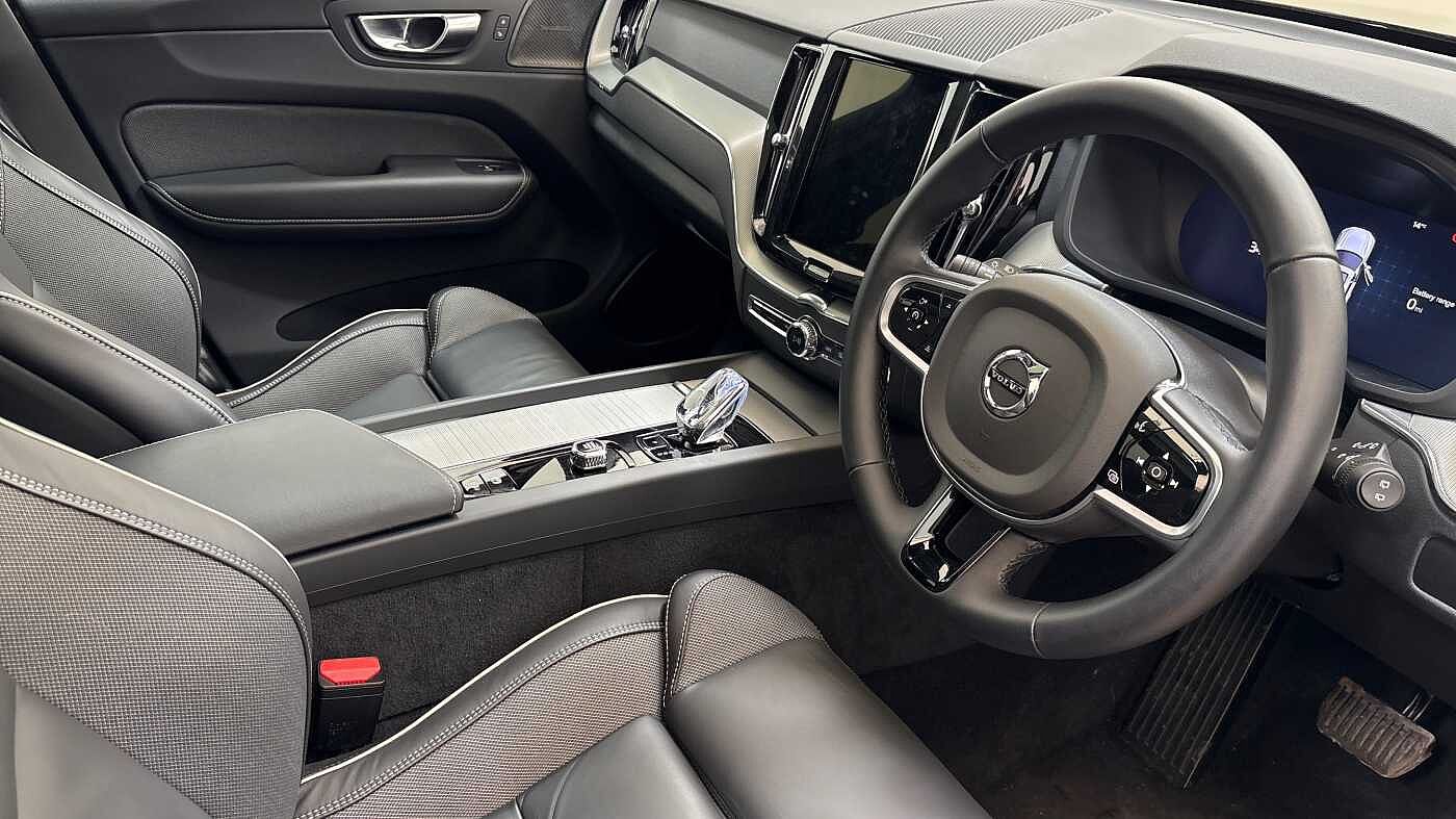 Used Volvo XC60 2025 for sale - 76519484: Photo 3