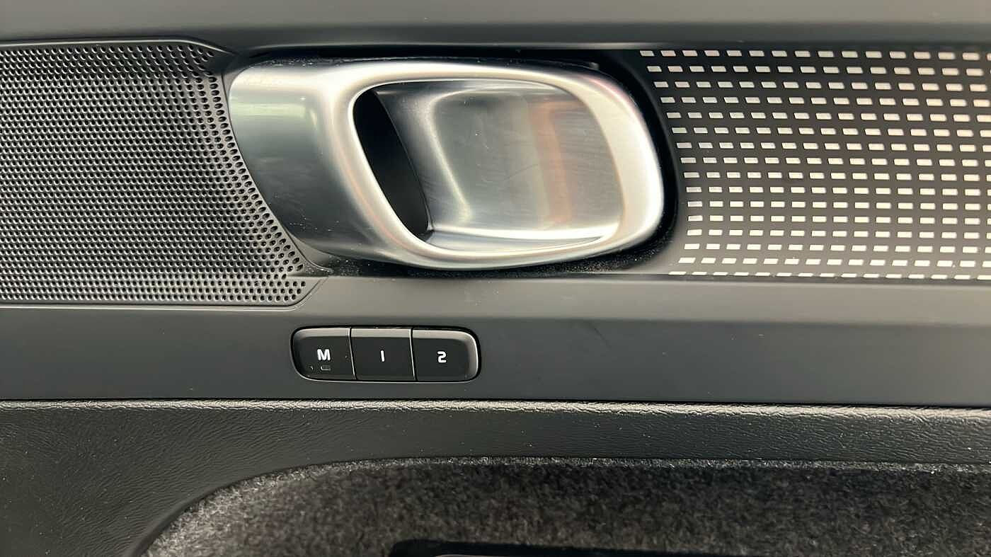 Used Volvo XC40 2023 for sale - 77235493: Photo 30