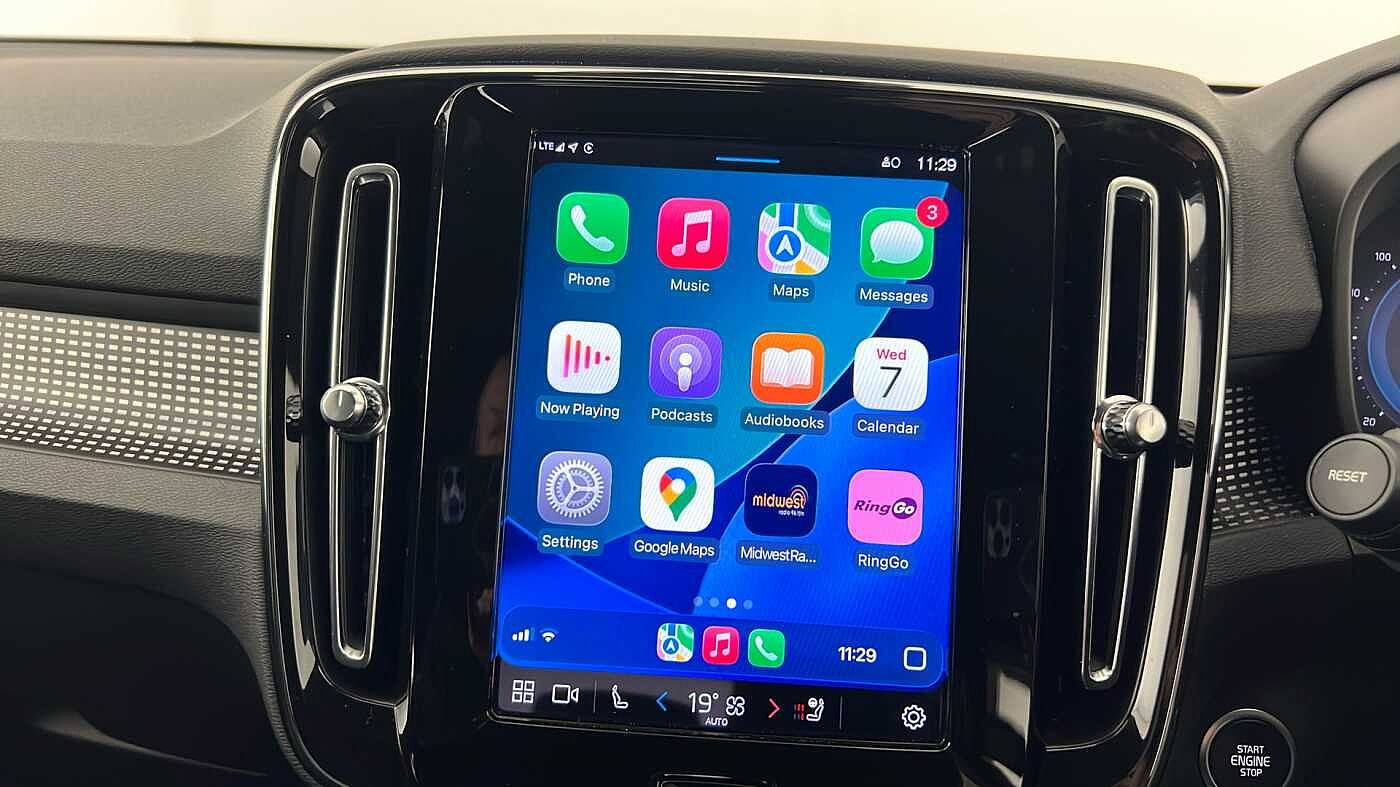 Used Volvo XC40 2023 for sale - 77235493: Photo 37